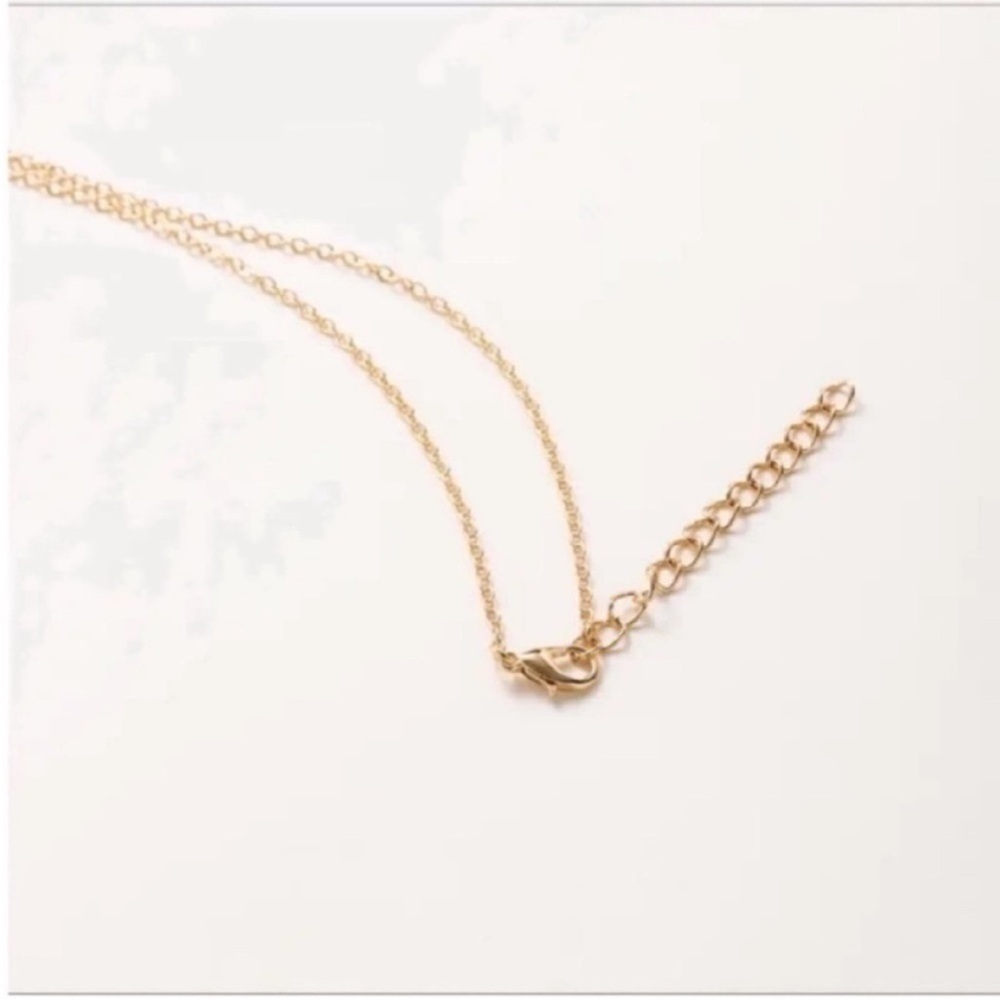 NWOT Gold Initial Pendant Necklace - Picture 4 of 5